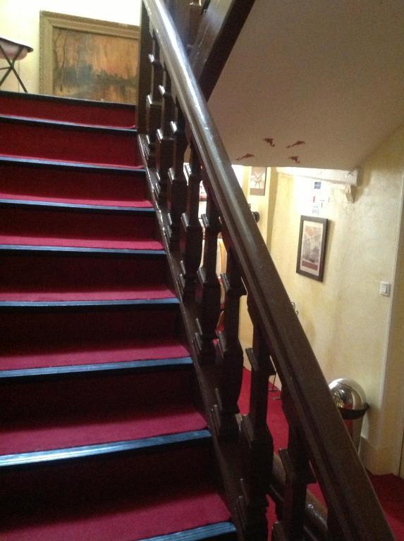 Hotel Le Dauphin Moulins-la-Marche Exteriér fotografie